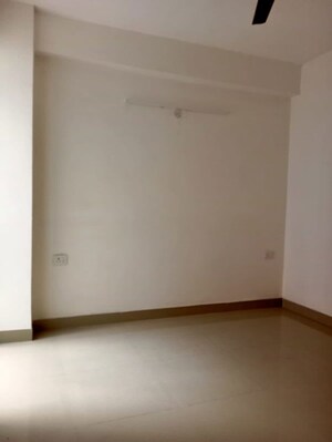 Room in 2 BHK Apartment at Zara Aavaas, Sector 104 – for Rent