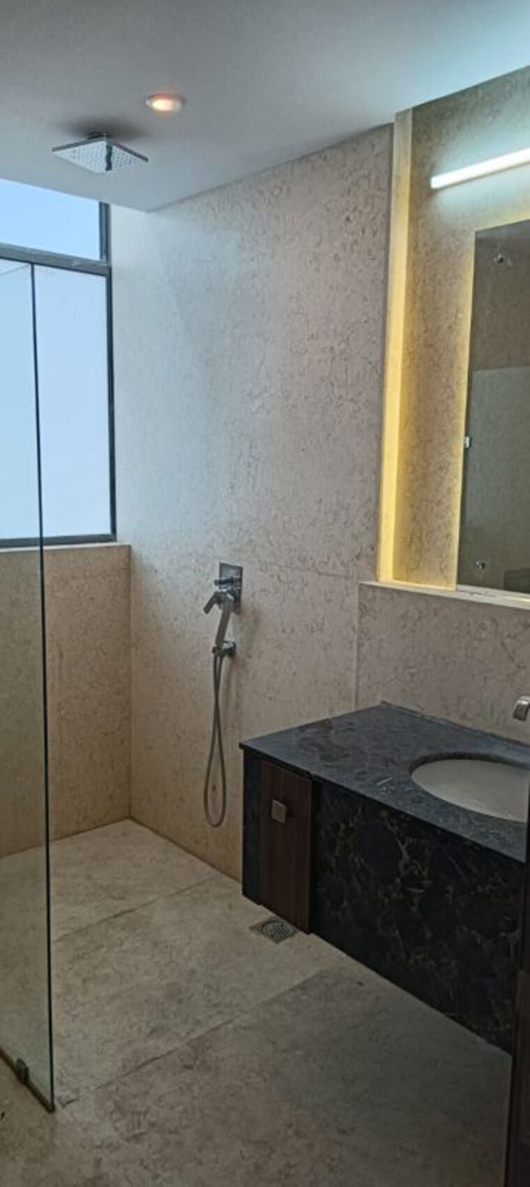 Bathroom, paras-quartier 4 Bedroom 6000 Sq.Ft. Apartment In Gwal Pahari Gurgaon 10535568