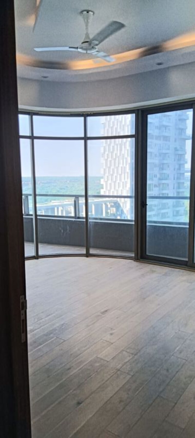 Room, paras-quartier 4 Bedroom 6000 Sq.Ft. Apartment In Gwal Pahari Gurgaon 10535568