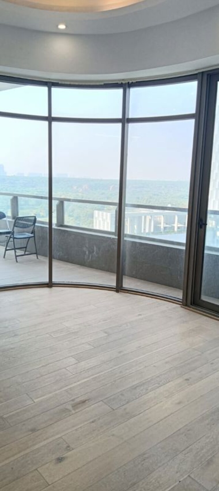 Room, paras-quartier 4 Bedroom 6000 Sq.Ft. Apartment In Gwal Pahari Gurgaon 10535568