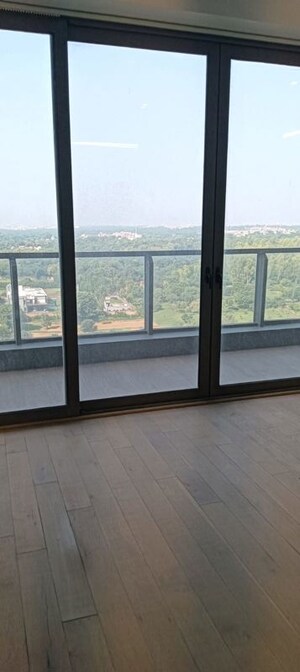 Room in 4 BHK Apartment at Paras Quartier, Gwal Pahari – for Rent