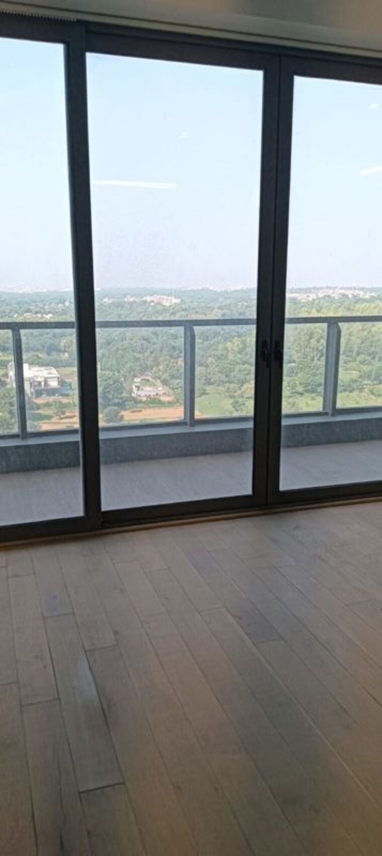 Room, paras-quartier 4 Bedroom 6000 Sq.Ft. Apartment In Gwal Pahari Gurgaon 10535568