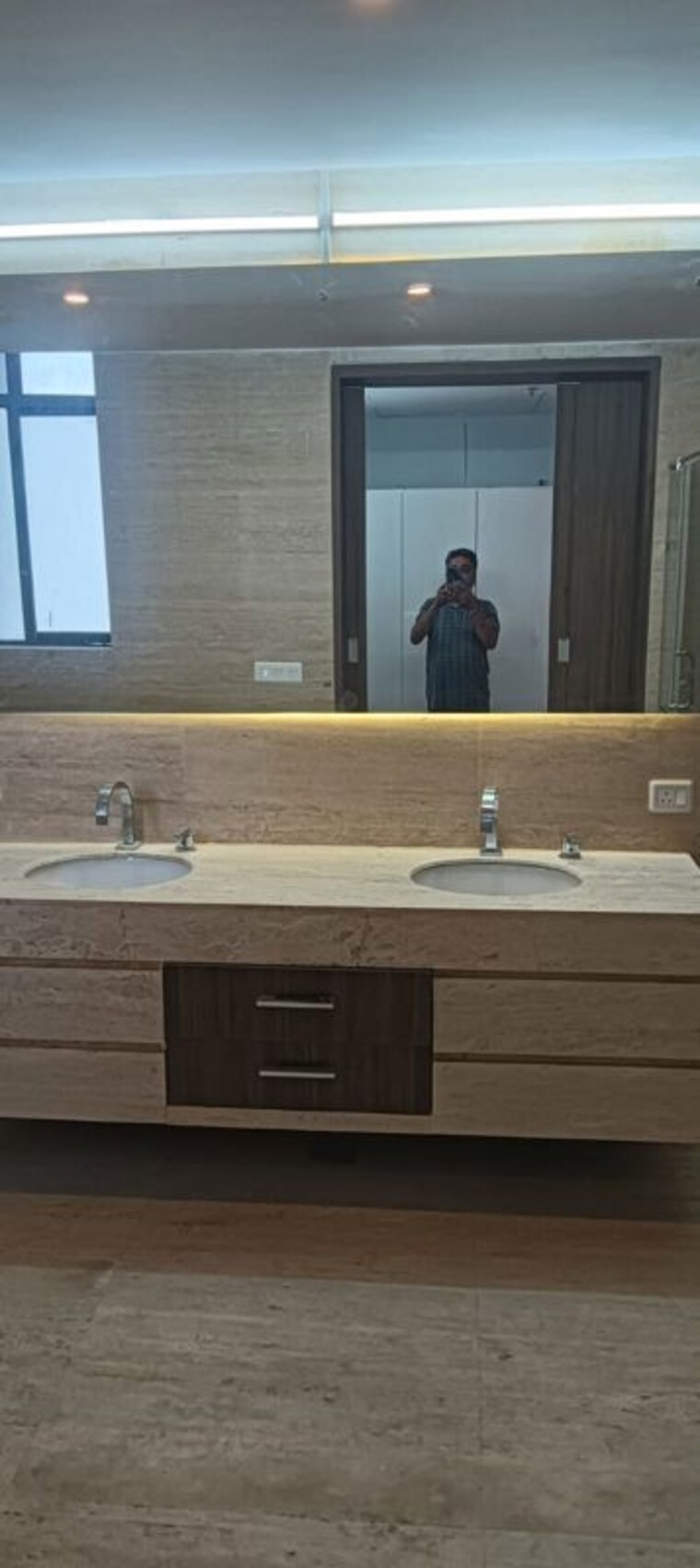 Bathroom, paras-quartier 4 Bedroom 6000 Sq.Ft. Apartment In Gwal Pahari Gurgaon 10535568