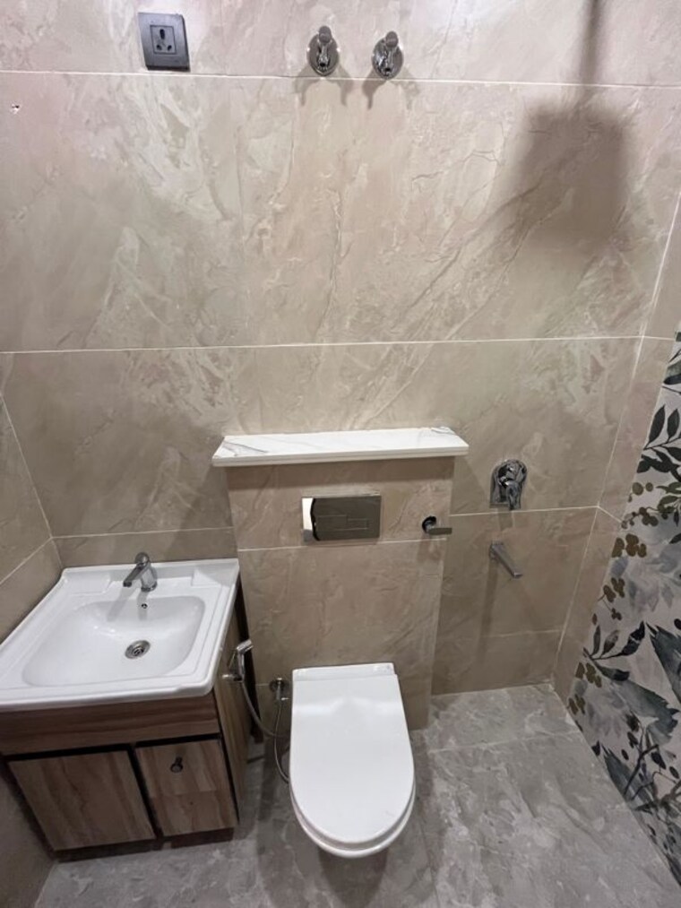 Bathroom, canal road 3 Bedroom 1850 Sq.Ft. Builder Floor In Canal Road Dehradun 10535610