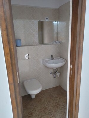 Bathroom in 1.5 BHK Apartment at Sindhi Society, Chembur – for Rent