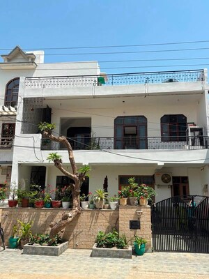6 BHK Independent House For Sale in Sector 9