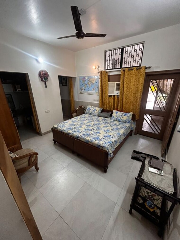 Bedroom, sector 9 6 Bedroom 250 Sq.Yd. Independent House In Sector 9 Faridabad 10535634