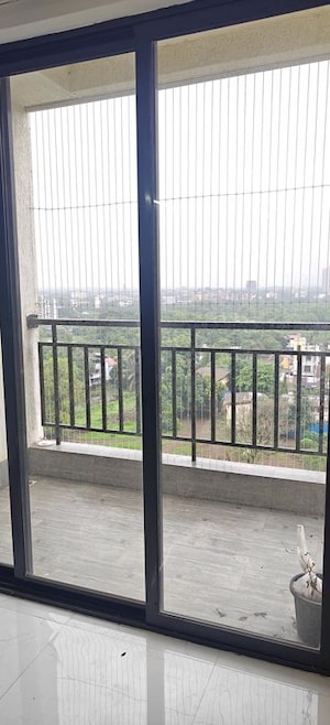 Room in 2 BHK Apartment at Runwal Gardens, Dombivli East – for Rent