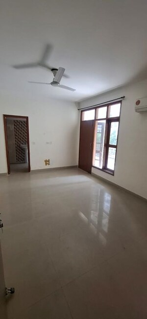 Room in 3 BHK Apartment at Ambala Highway – for Rent