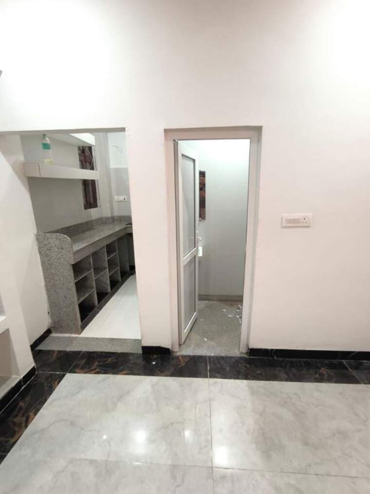 Room, upsidc site c 1 RK 460 Sq.Ft. Independent House In Upsidc Site C Greater Noida 10535652