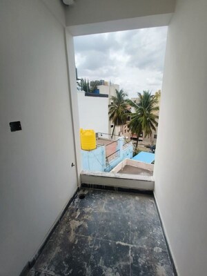 Balcony in 1 BHK Apartment at Indiranagar – for Rent