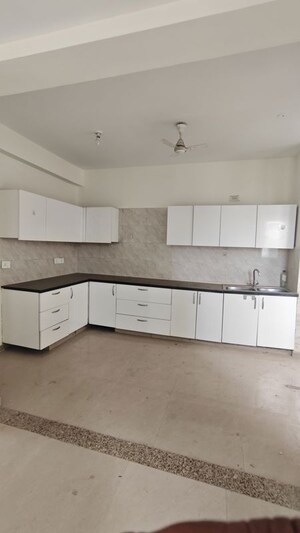 Kitchen in 4 BHK Apartment at Omaxe Heights, Sector 86 – for Rent