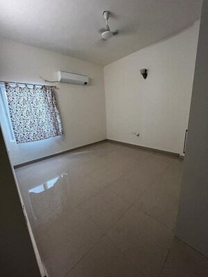 Room in 3 BHK Apartment at Rajapushpa Eterna, Nanakramguda – for Rent