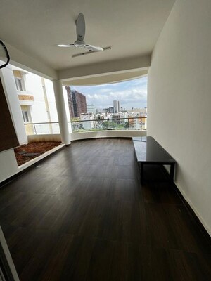 Room in 3 BHK Apartment at Rajapushpa Eterna, Nanakramguda – for Rent