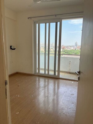 Room in 2 BHK Builder Floor at Sector 21 – for Rent