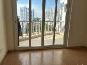 Room in 2 BHK Builder Floor at Sector 21 – for Rent