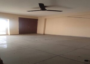Room in 2 BHK Apartment at Panchsheel Pebbles, Vaishali Sector 3 – for Rent