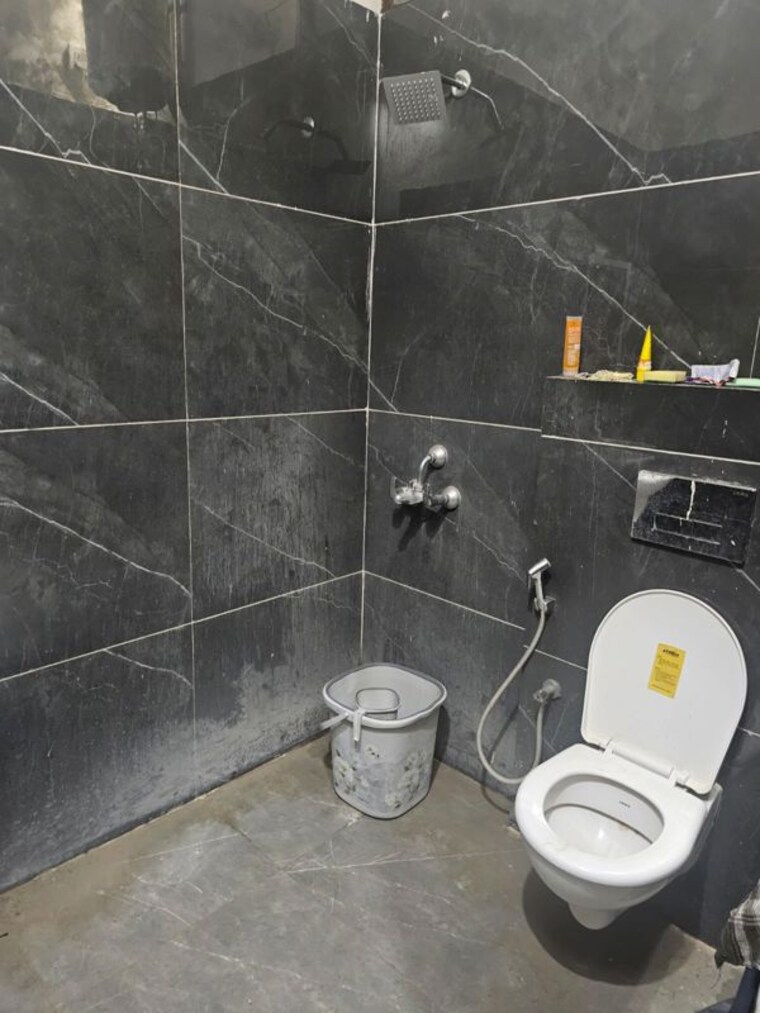 Bathroom, silver-city-heights 4 Bedroom 2350 Sq.Ft. Apartment In Ambala Highway Zirakpur 10535735