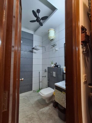 Bathroom in 3 BHK Builder Floor at Ansal Plaza Sector-23, Sector 23 – for Rent