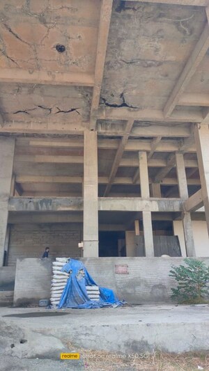  Shop – Exterior View View at Malodi - for Sale