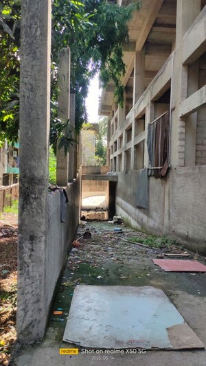 Balcony in  Shop at Malodi – for Sale