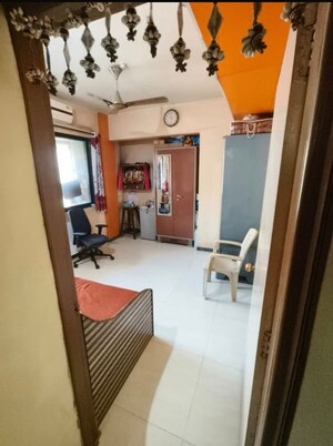 Team Area in 2 BHK Apartment at Kamal Apartment Teen Hath Naka, Louis Wadi – for Sale