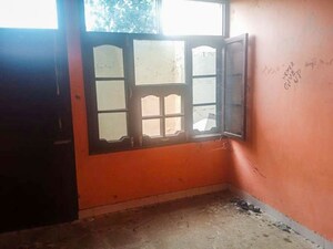Room in  Independent House at Naughara – for Sale
