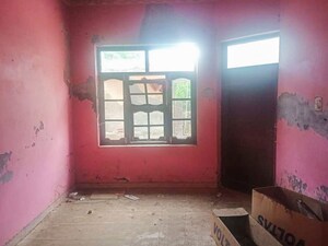 Room in  Independent House at Naughara – for Sale