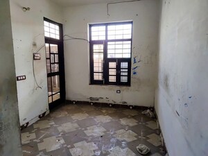 Room in  Independent House at Naughara – for Sale