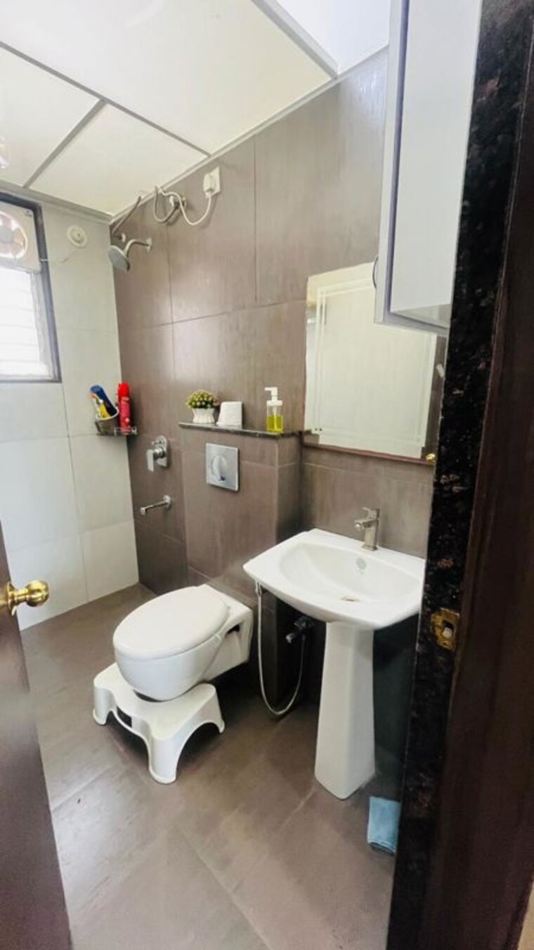 Bathroom, five-star-royal-entrada 2 Bedroom 900 Sq.Ft. Apartment In Wakad Pune 10535849