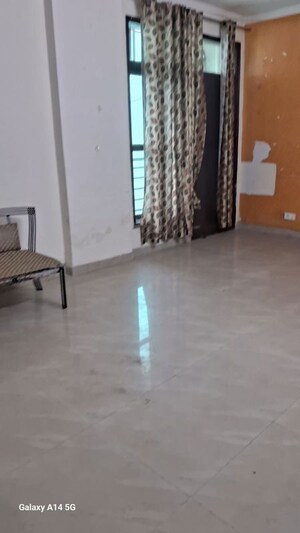 Room in 2 BHK Apartment at Vip Road – for Rent