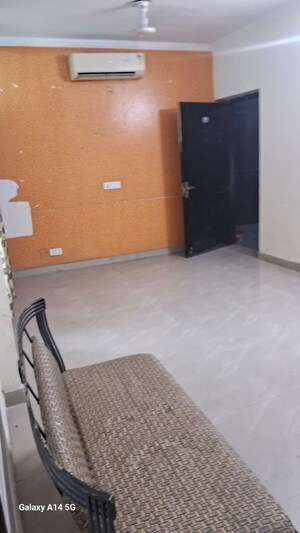 Room in 2 BHK Apartment at Vip Road – for Rent