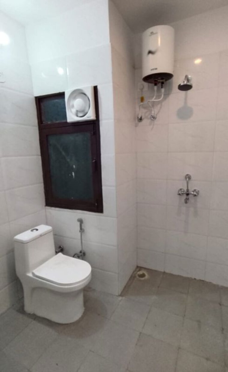 Bathroom, pondha 2 Bedroom 1400 Sq.Ft. Builder Floor In Pondha Dehradun 10535900