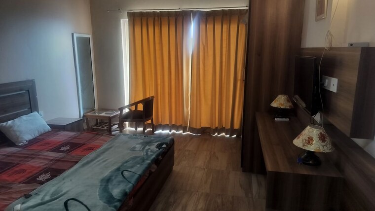 Bedroom, paramount-golfforeste 1 RK 435 Sq.Ft. Apartment In Zeta I Greater Noida Greater Noida 10535889