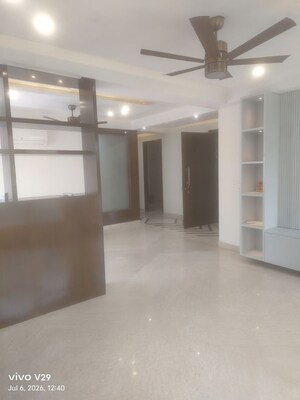 Room in 4 BHK Apartment at Emaar MGF Emerald Hills, Sector 65 – for Rent