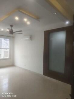 4 BHK + Servant Room Apartment For Rent in Emaar MGF Emerald Hills