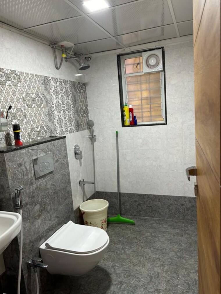 Bathroom, bhosale nagar 3 Bedroom 1300 Sq.Ft. Apartment In Bhosale Nagar Pune 10535917