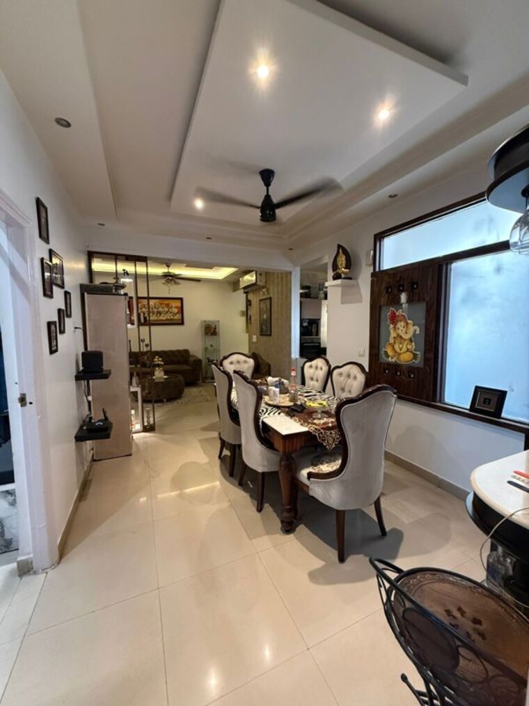 Team Area, srs-royal-hills 2.5 Bedroom 1300 Sq.Ft. Apartment In Sector 87 Faridabad 10535931