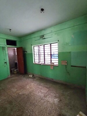 Room in  Apartment at Garfa – for Sale