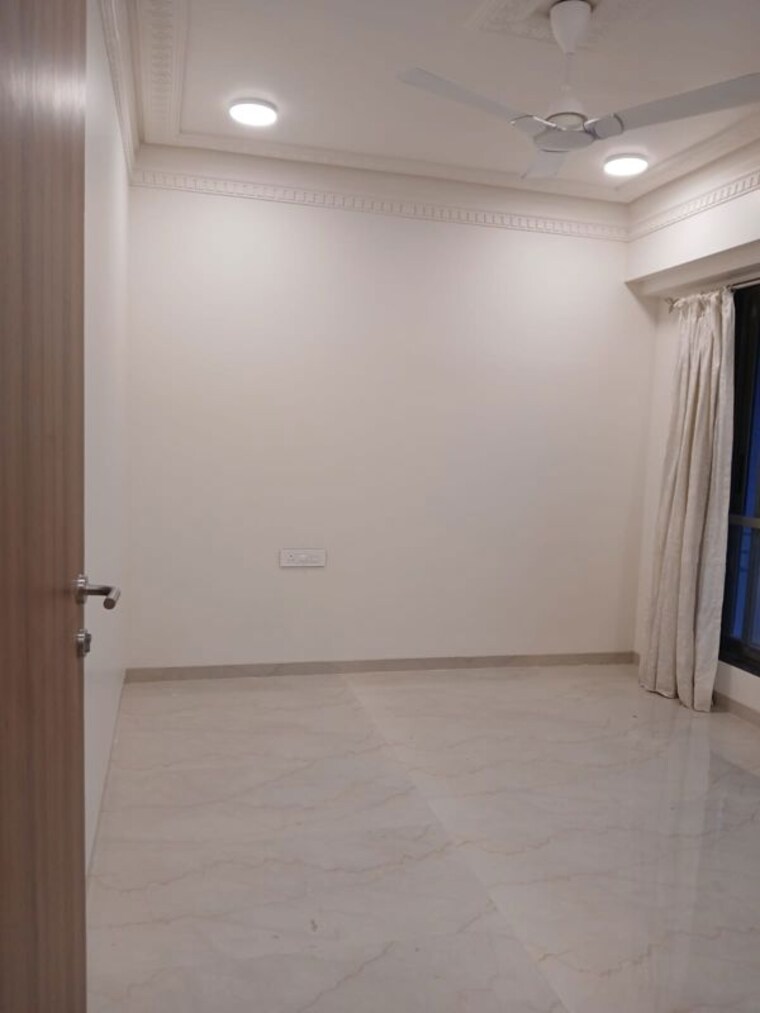 Room, crest-link 3 Bedroom 950 Sq.Ft. Apartment In Khar West Mumbai 10535910