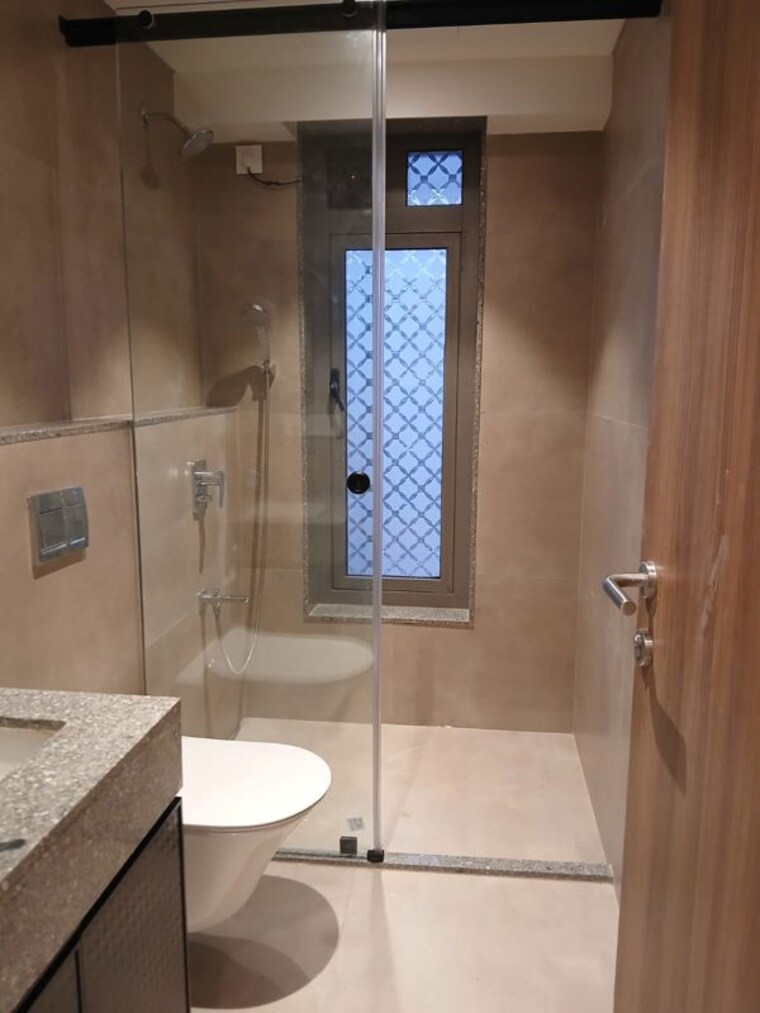 Bathroom, crest-link 3 Bedroom 950 Sq.Ft. Apartment In Khar West Mumbai 10535910