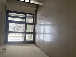 Room in 3 BHK Apartment at Ansal Valley View Estate, Gwal Pahari – for Rent