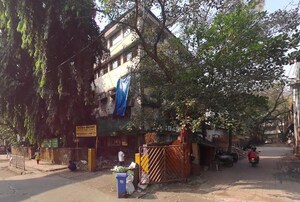  Shop For Sale in Azad Nagar