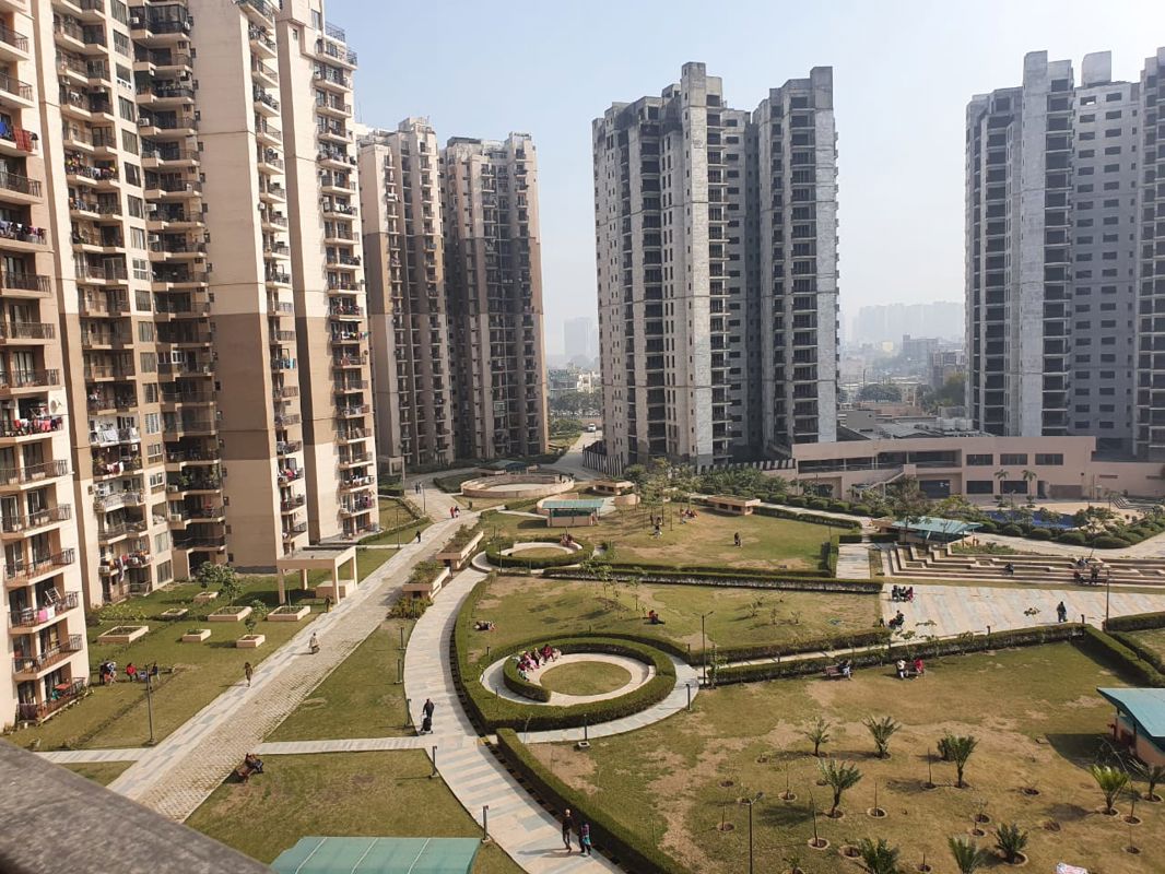 2.5 BHK + Study Room 1202 Sq.Ft. Apartment in Logix Blossom County