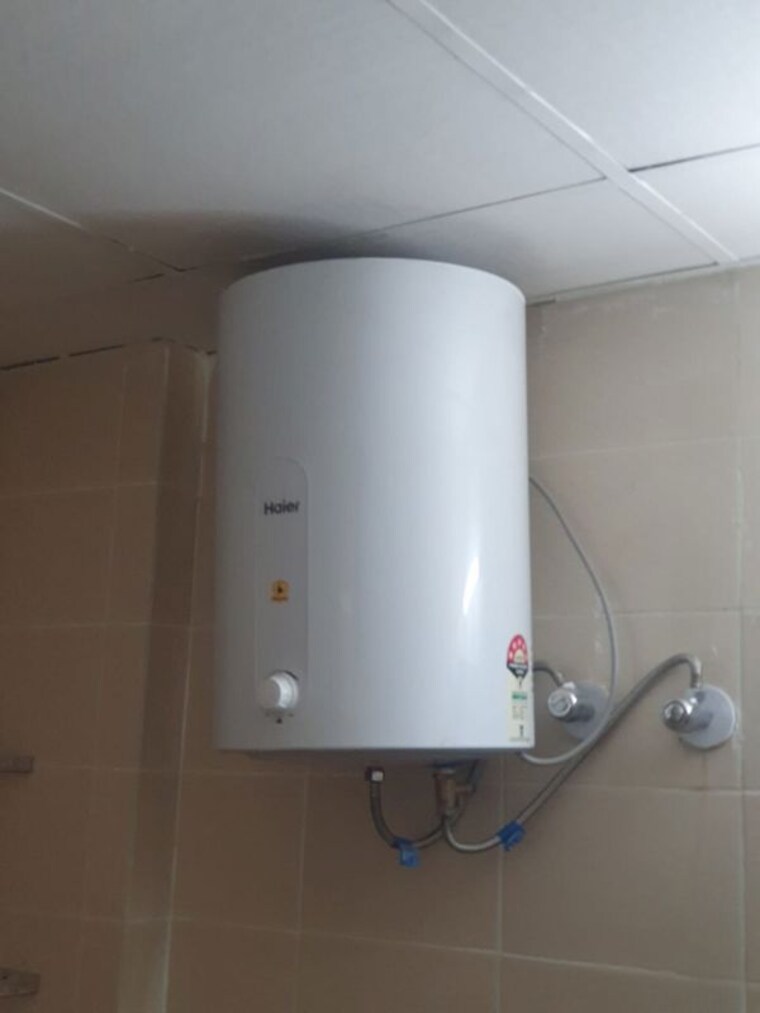 Bathroom, logix-blossom-county 2.5 Bedroom 1202 Sq.Ft. Apartment In Sector 137 Noida 10535952
