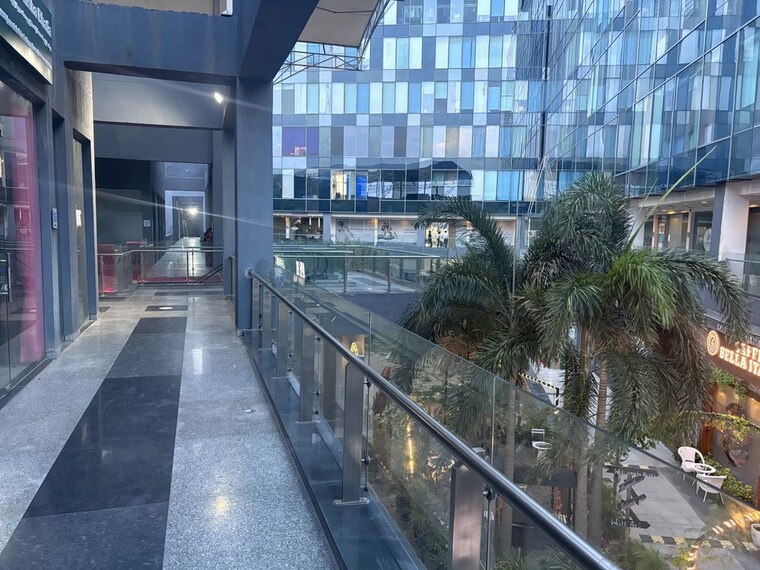 Balcony, paras-trade-centre Commercial Office Space 569 Sq.Ft. In Sector 65 Gurgaon 10536001