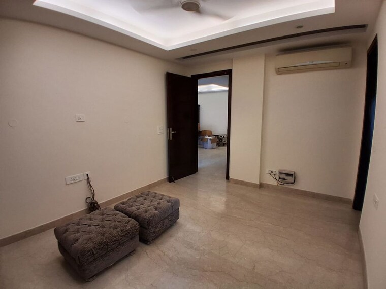Living Room, hauz khas enclave 4 Bedroom 466 Sq.Yd. Builder Floor In Hauz Khas Enclave Delhi 10536012