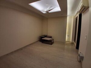 Room in 4 BHK Builder Floor at Hauz Khas Enclave – for Rent