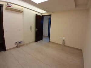 Room in 4 BHK Builder Floor at Hauz Khas Enclave – for Rent