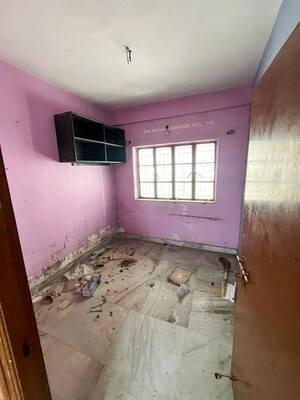 Room in  Apartment at Beliaghata – for Sale